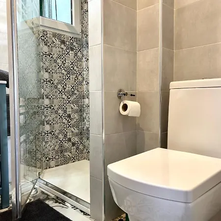 5 Minuti Dalla Moderno Loft Con Terrazzo 아파트
